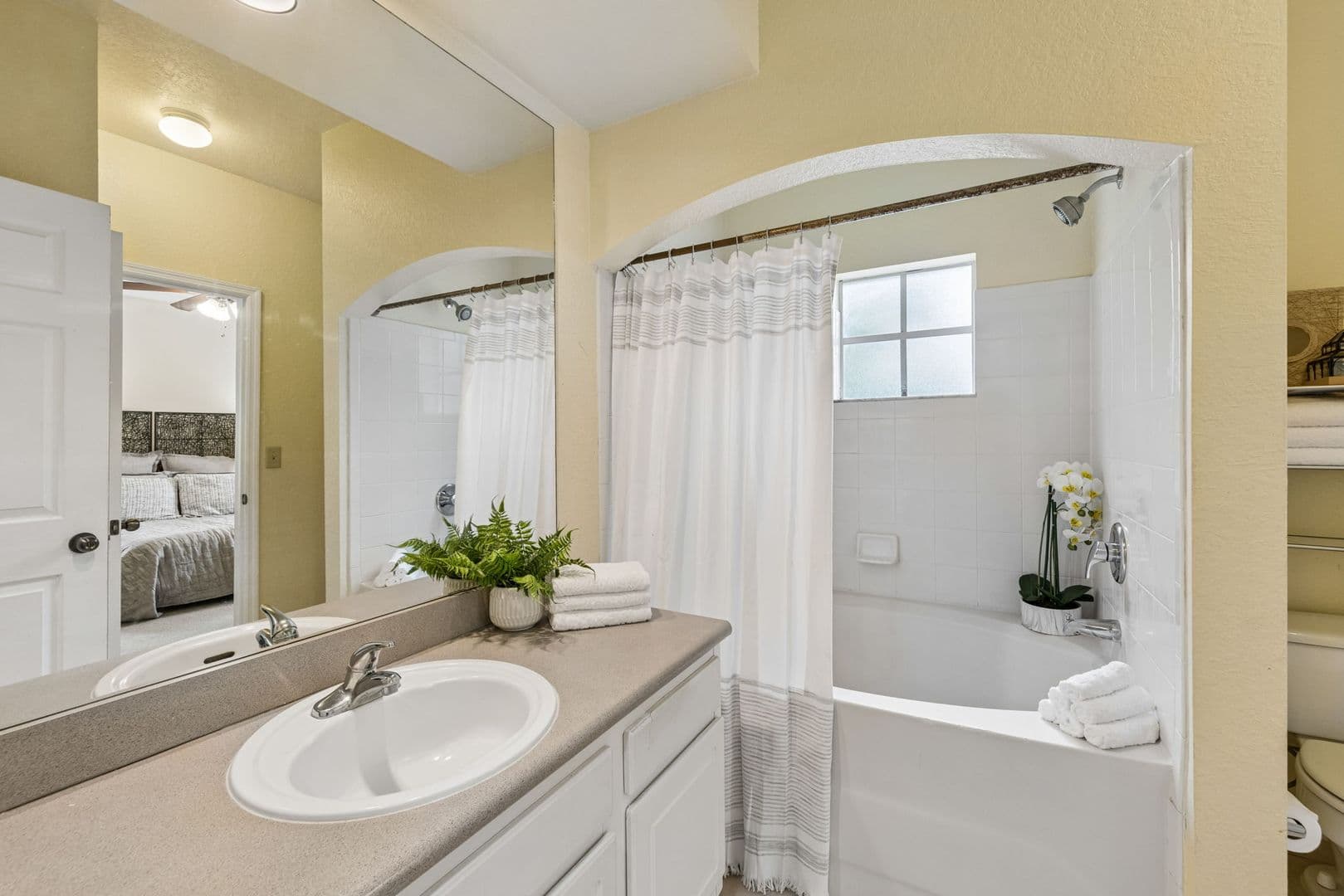 Lake Mary Condo: 143 Villa di Este Terrace #209