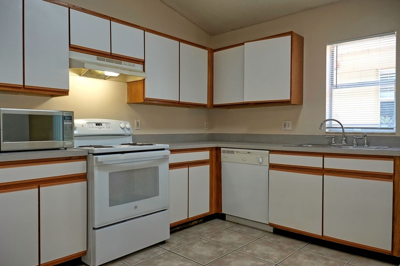 Altamonte Springs House: 551 Carambola Avenue