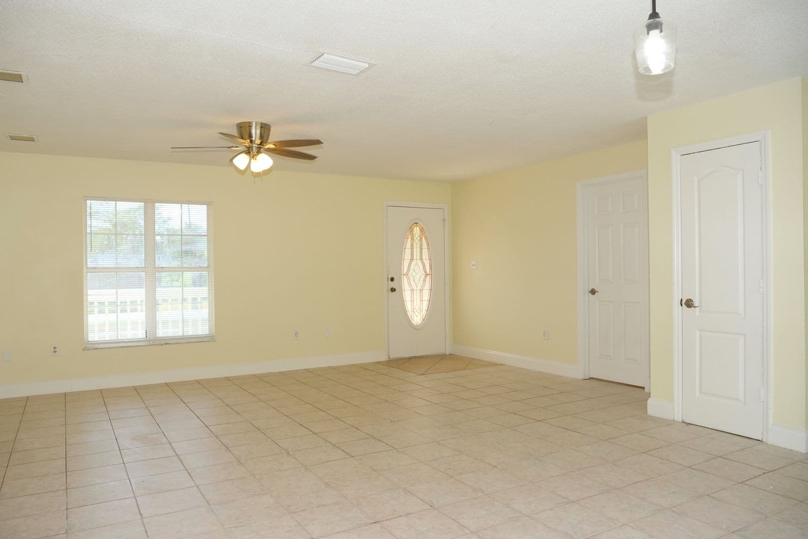 Orlando House: 521 Chiles Lane