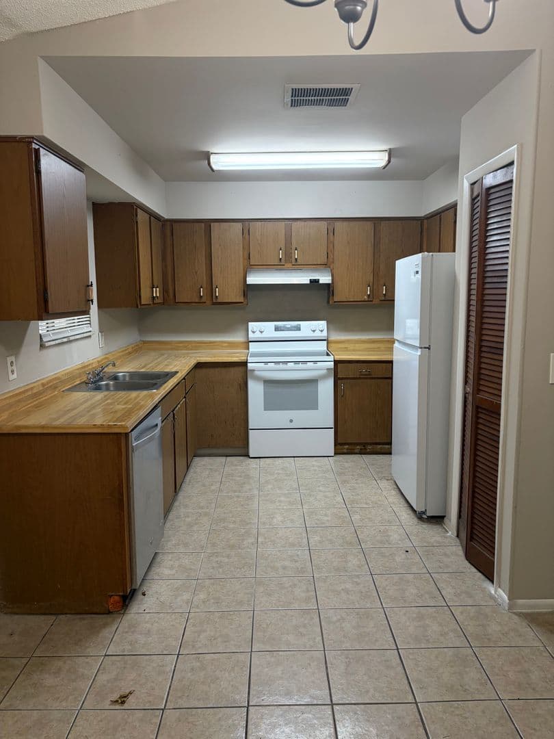 Kissimmee House: 2425 Oak Hollow
