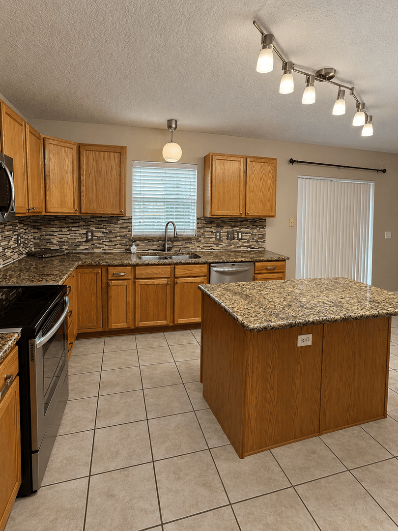 Sanford House: 410 Fairfield Drive