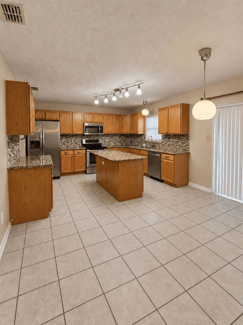 Sanford House: 410 Fairfield Drive
