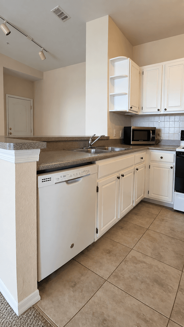 Maitland Condo: 1440 Lake Shadow Circle