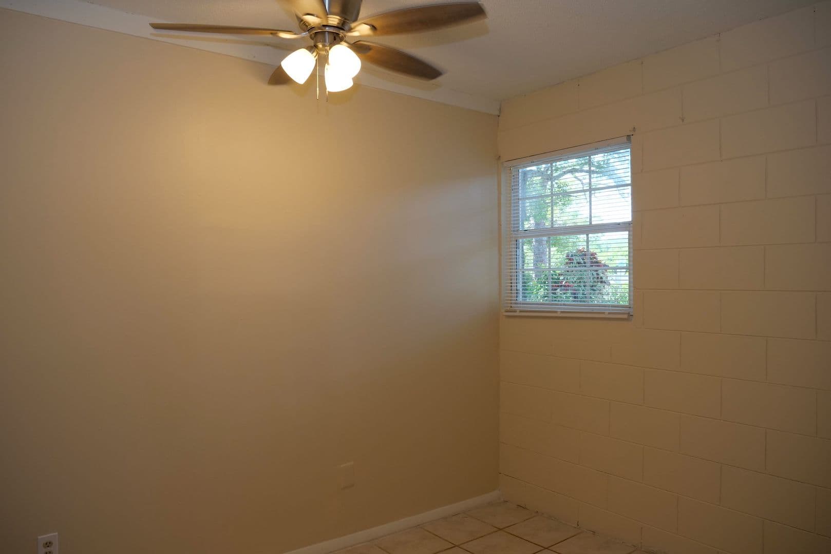 Orlando House: 521 Chiles Lane