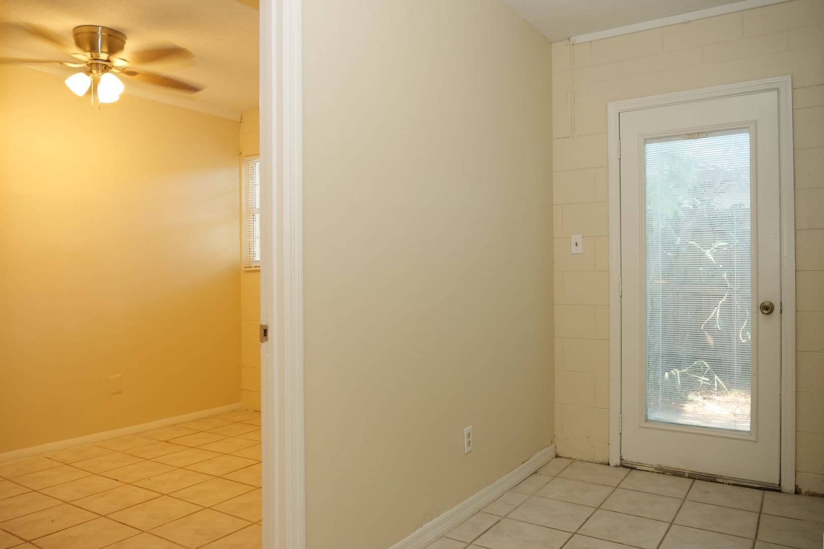 Orlando House: 521 Chiles Lane