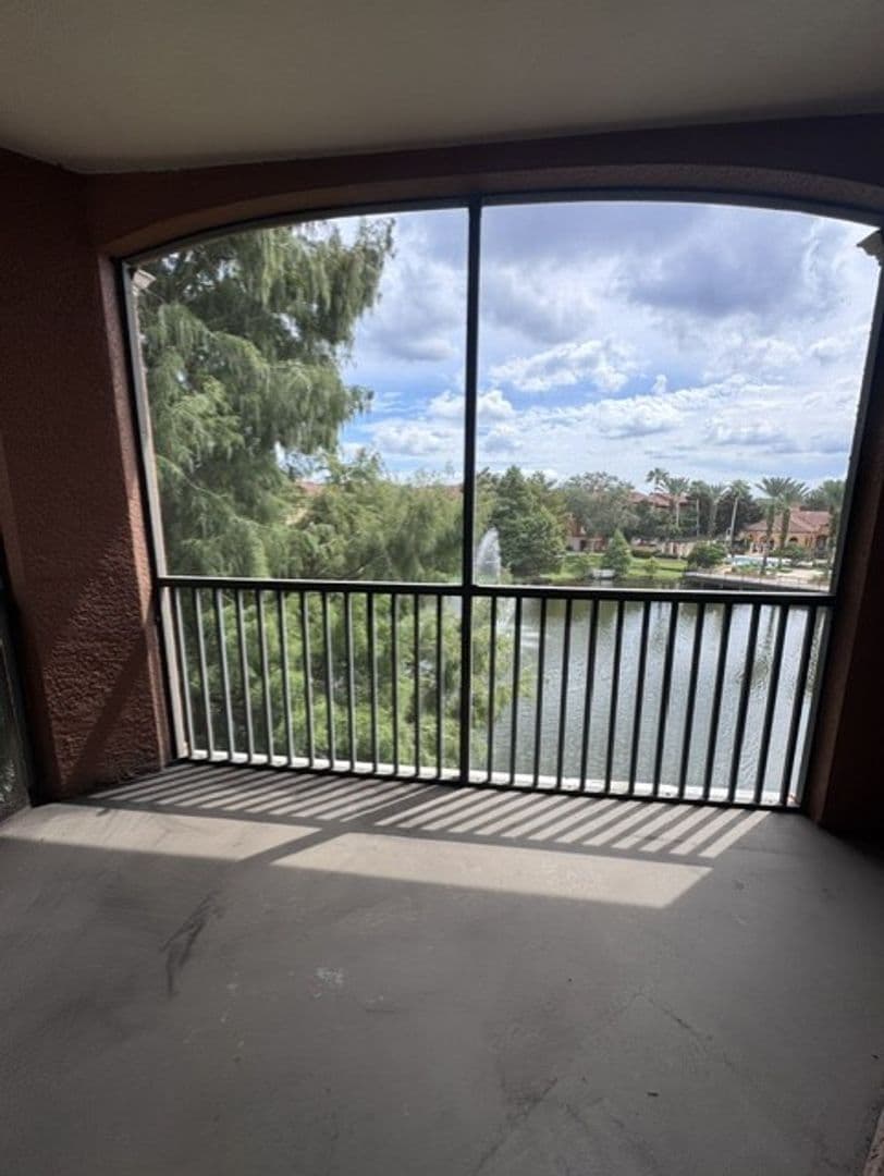 Orlando Condo: 6149 Metrowest Blvd. #302