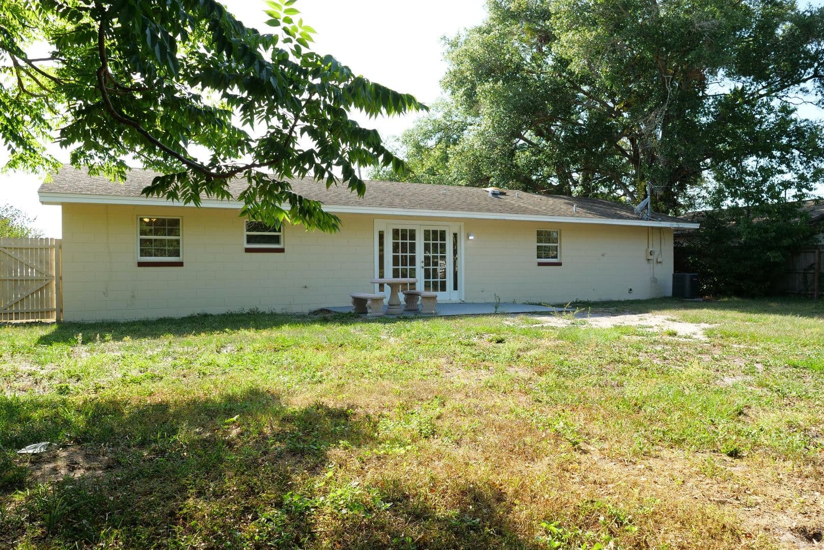 Orlando House: 521 Chiles Lane