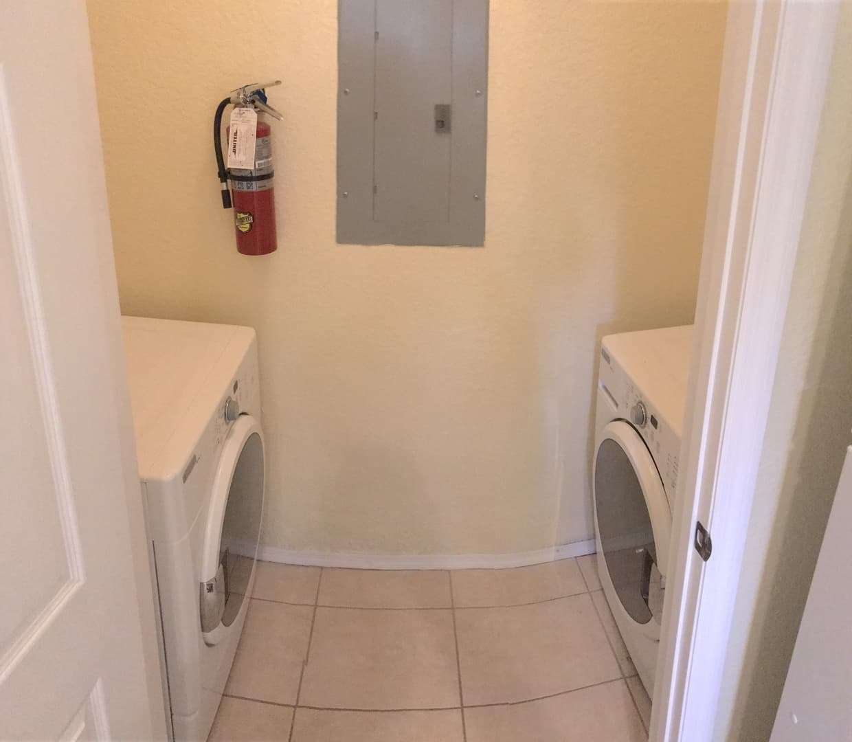 Lake Mary Condo: 143 Villa di Este Terrace #209