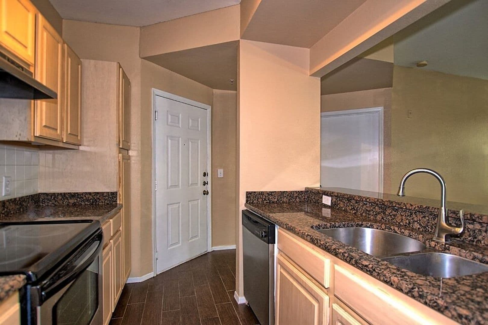 Longwood Condo: 413 Summit Ridge Place