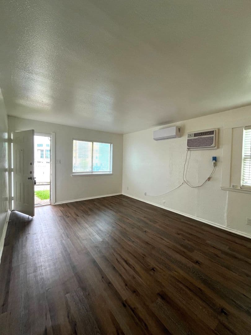 San Antonio Apartment: 7115 Glen Terrace
