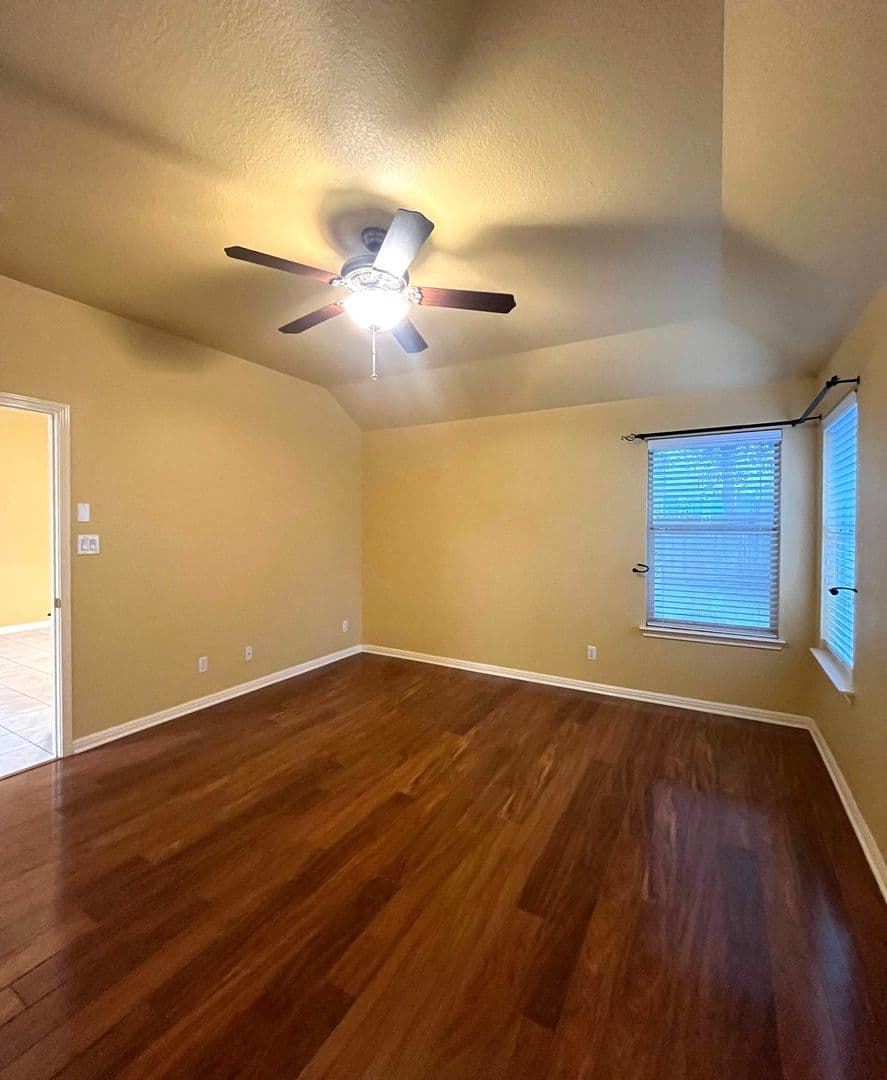 Schertz House: 549 Thurber Dr