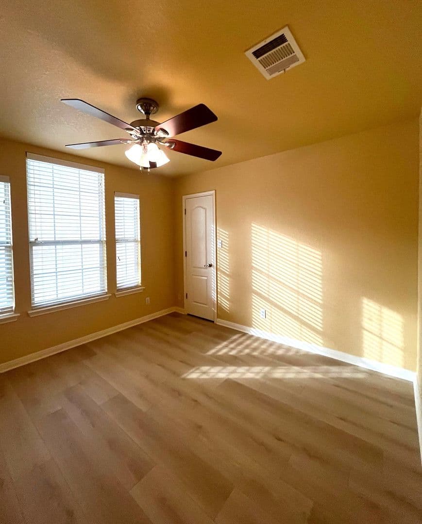 Schertz House: 549 Thurber Dr