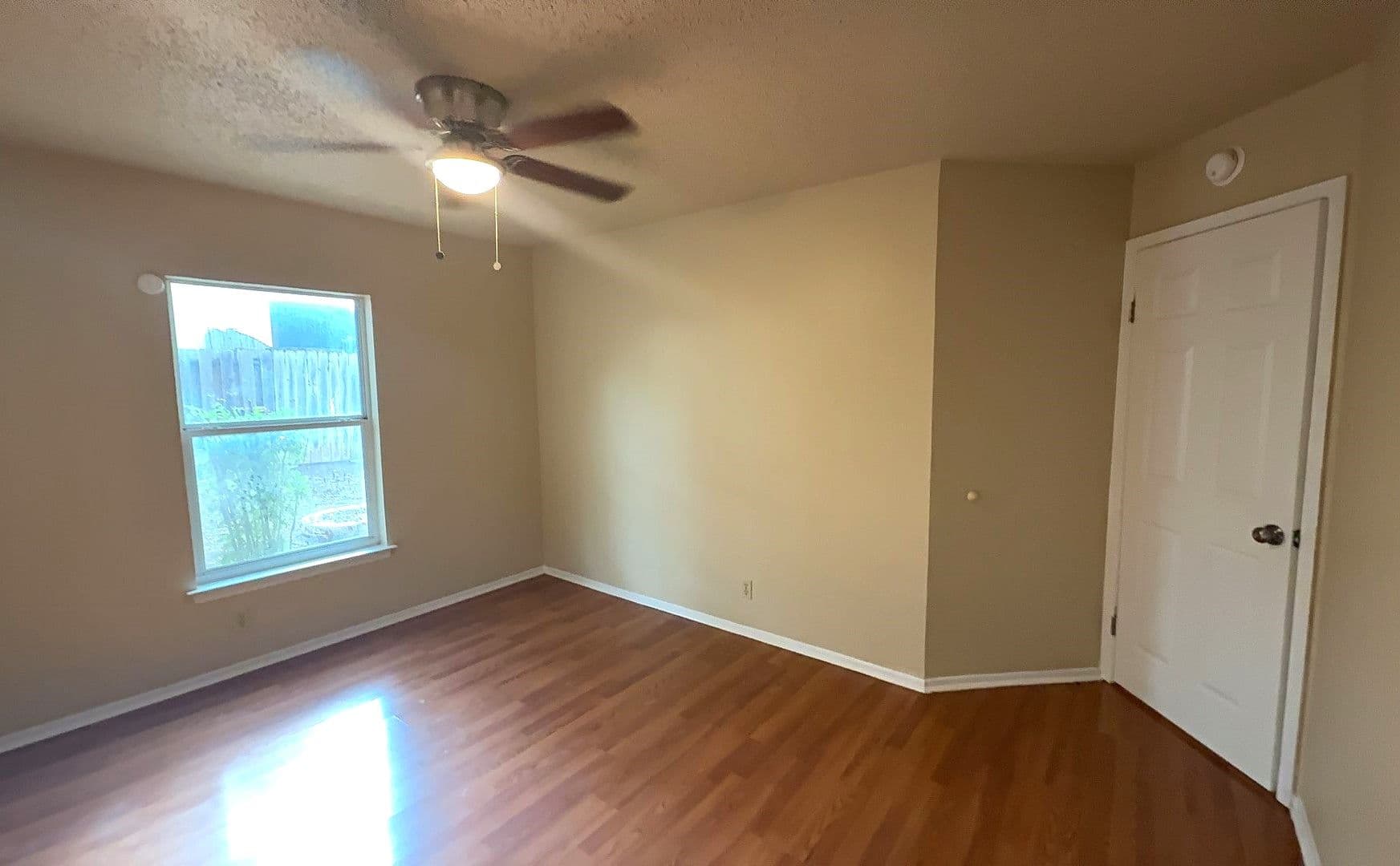 San Antonio House: 6622 Country Field