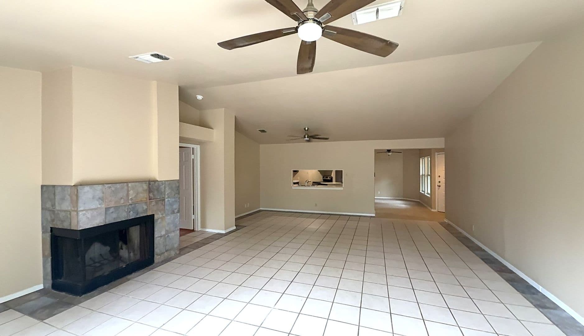 San Antonio House: 6622 Country Field