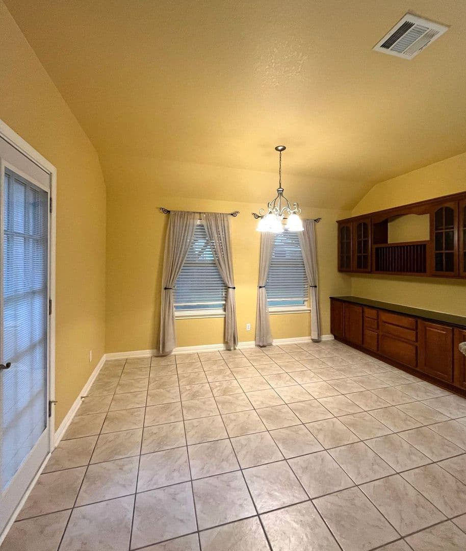 Schertz House: 549 Thurber Dr