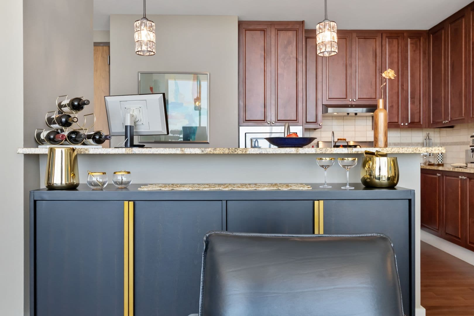 San Antonio House: 610 E Market St #2915