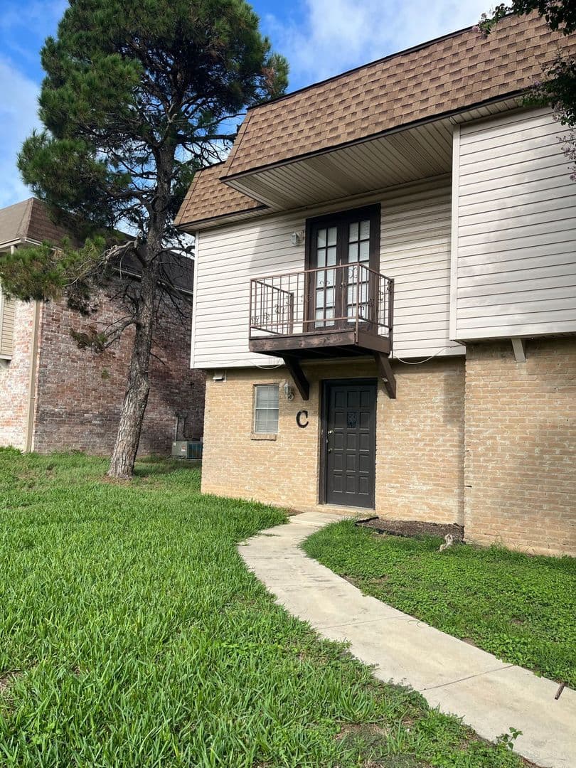 San Antonio Apartment: 11015 Mt Boracho Dr