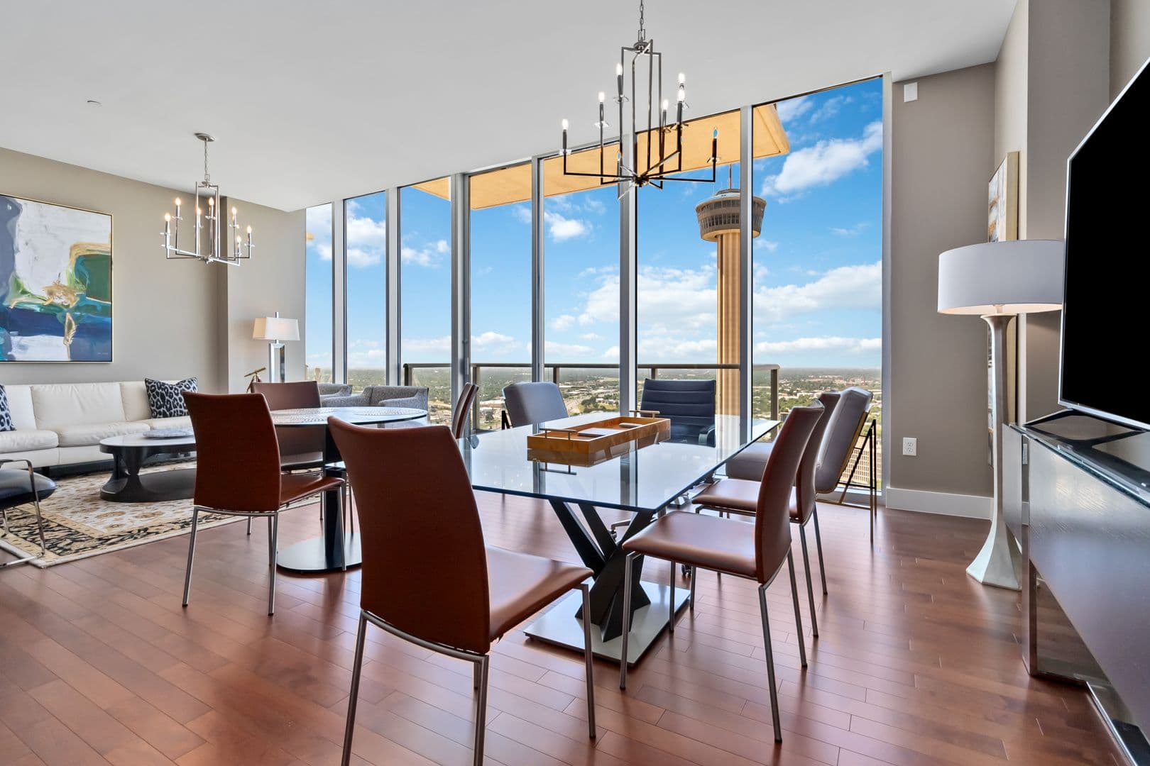 San Antonio House: 610 E Market St #2915