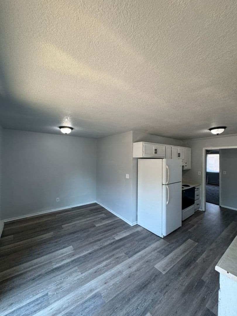Manteno Apartment: 304 Jay Ray Ct