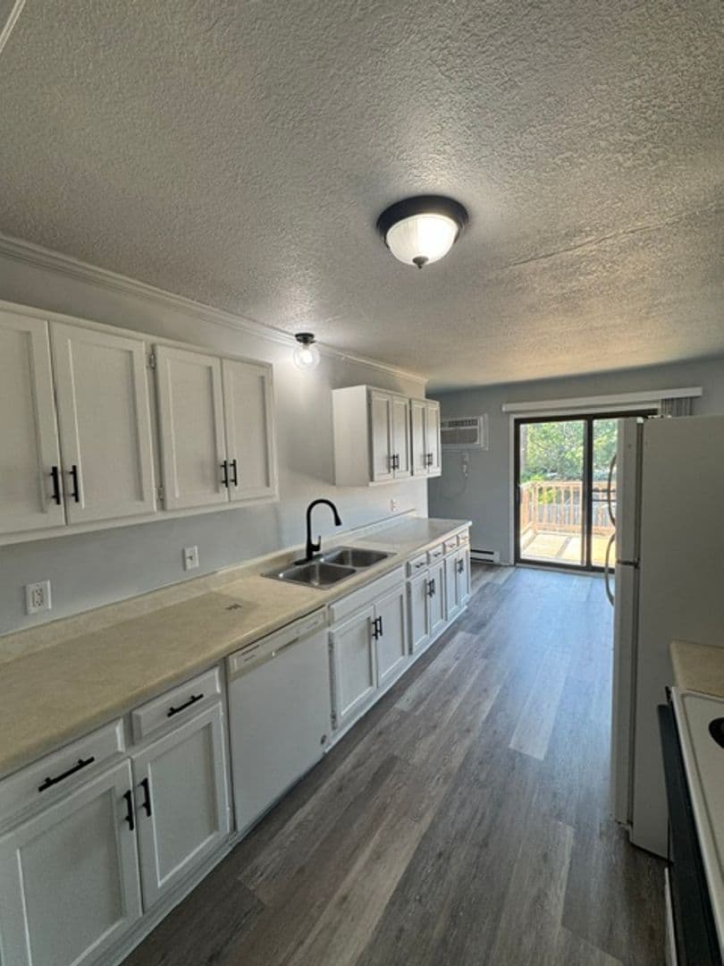 Manteno Apartment: 304 Jay Ray Ct