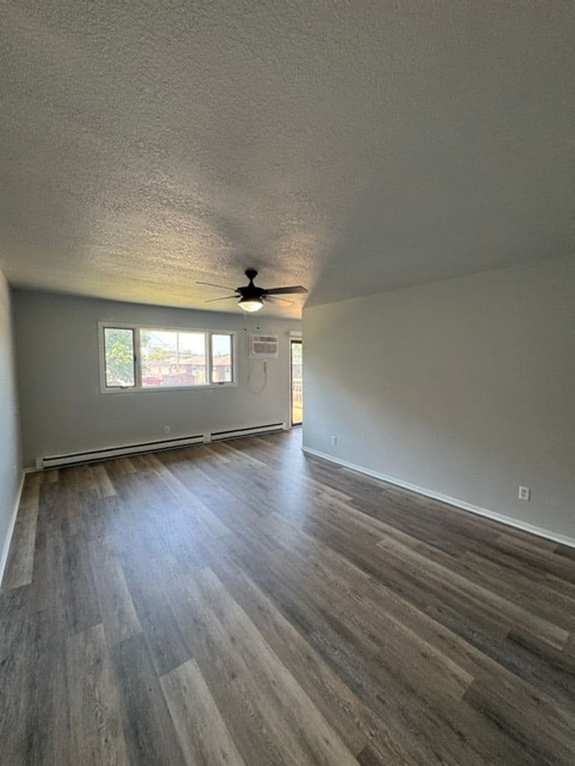 Manteno Apartment: 304 Jay Ray Ct