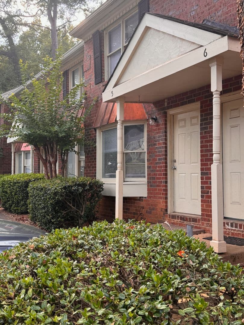 Athens Apartment: 170 Northview Drive #6