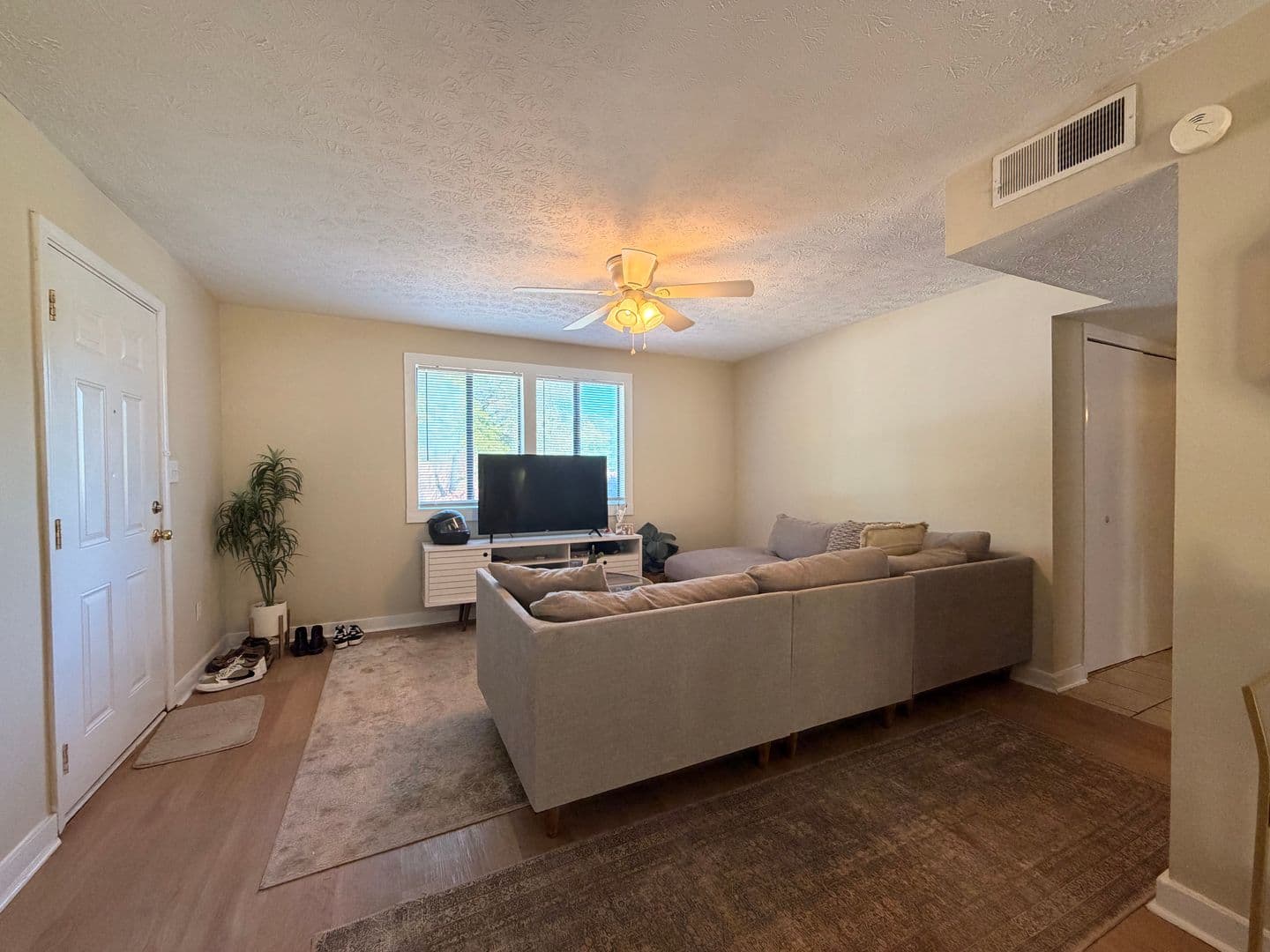 ATHENS Apartment: 102-104 WELCH PLACE