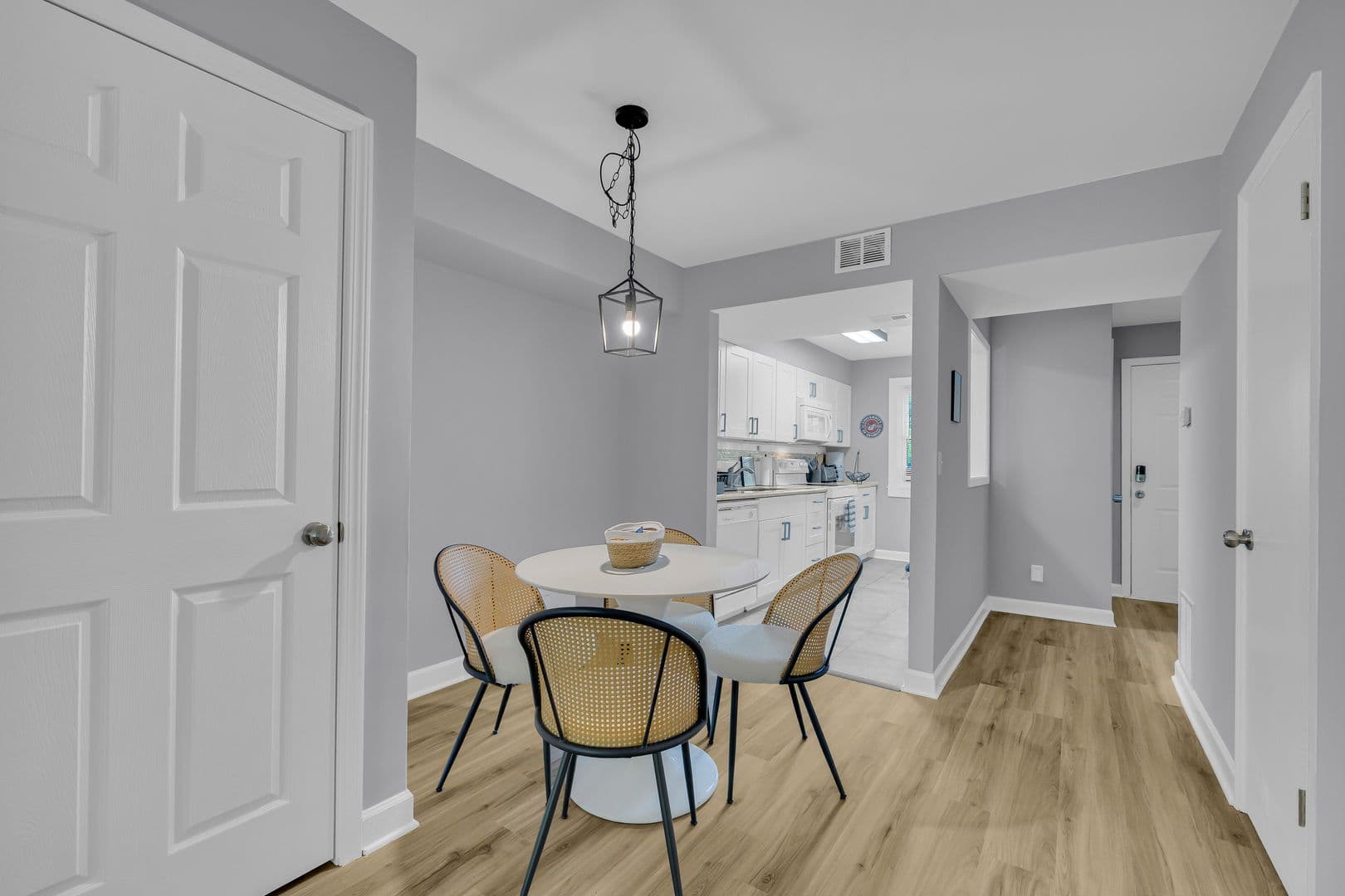 Athens Apartment: 290 Appleby Drive #268