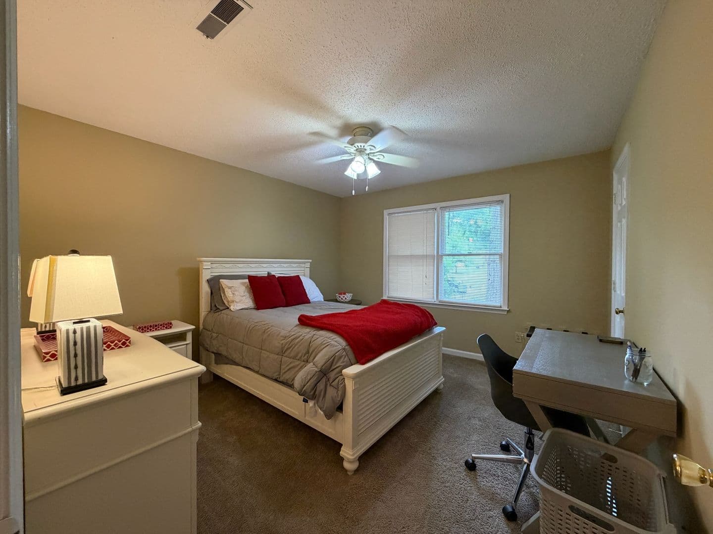 Athens Apartment: 170 Northview Drive #6