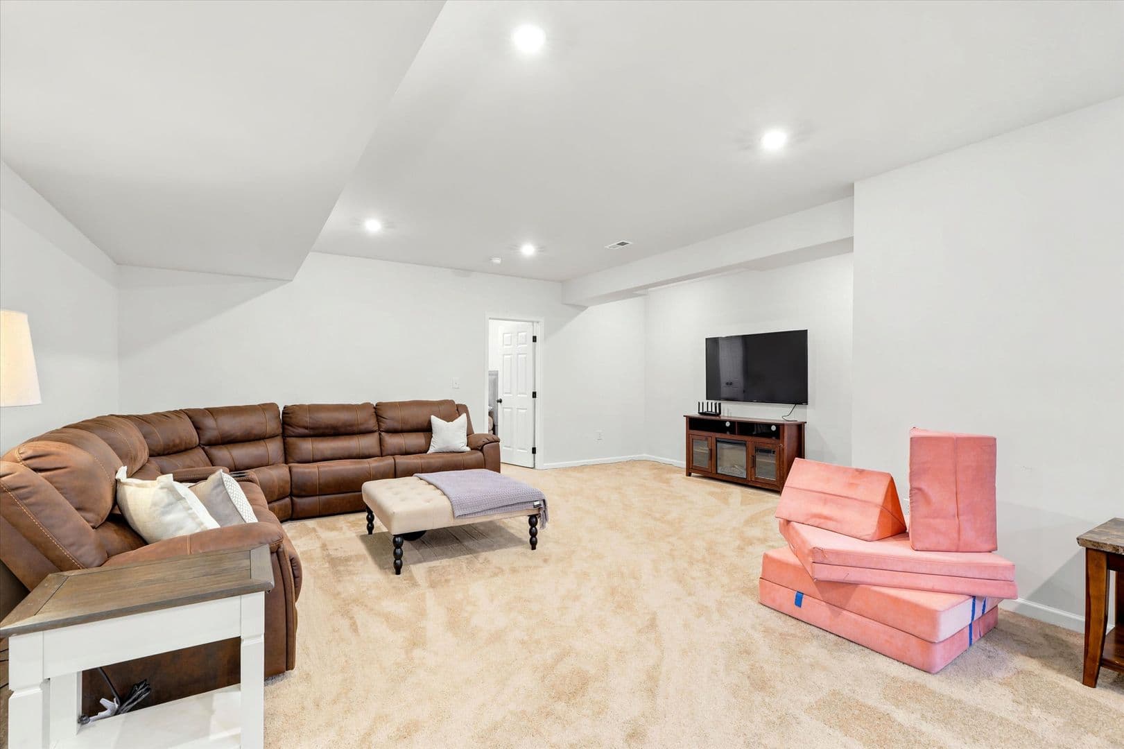 West Grove House: 103 Janine Way