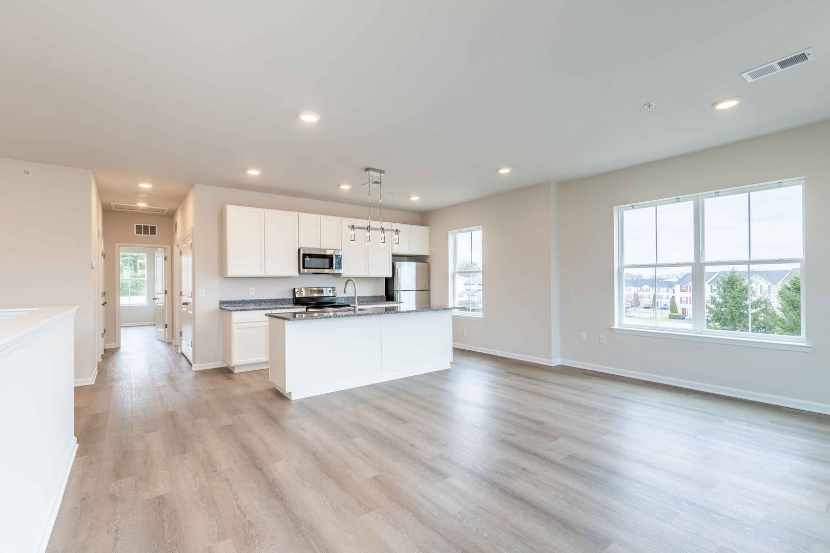 Parkesburg Apartment: 100 Wildflower Lane