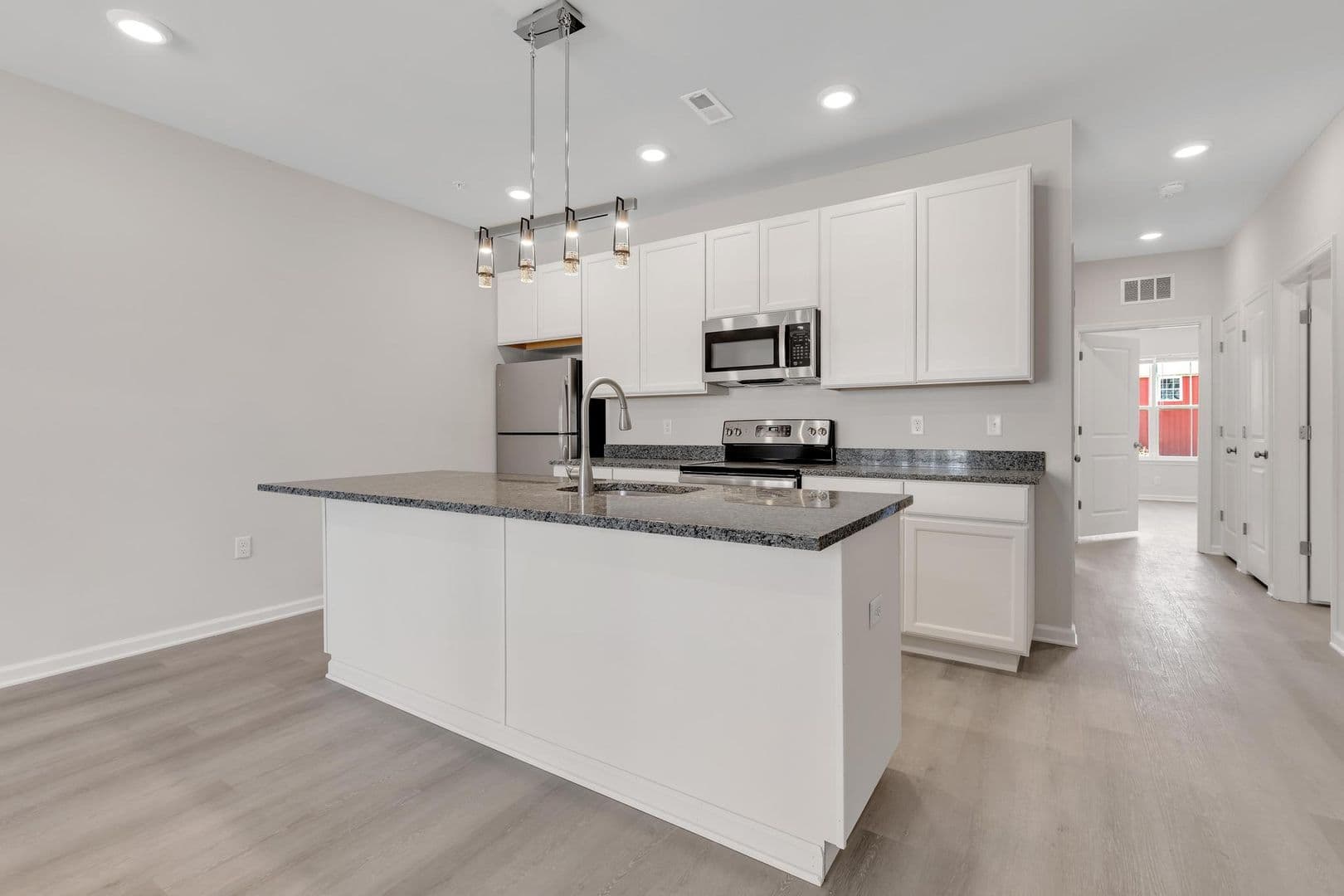 Parkesburg Apartment: 100 Wildflower Lane