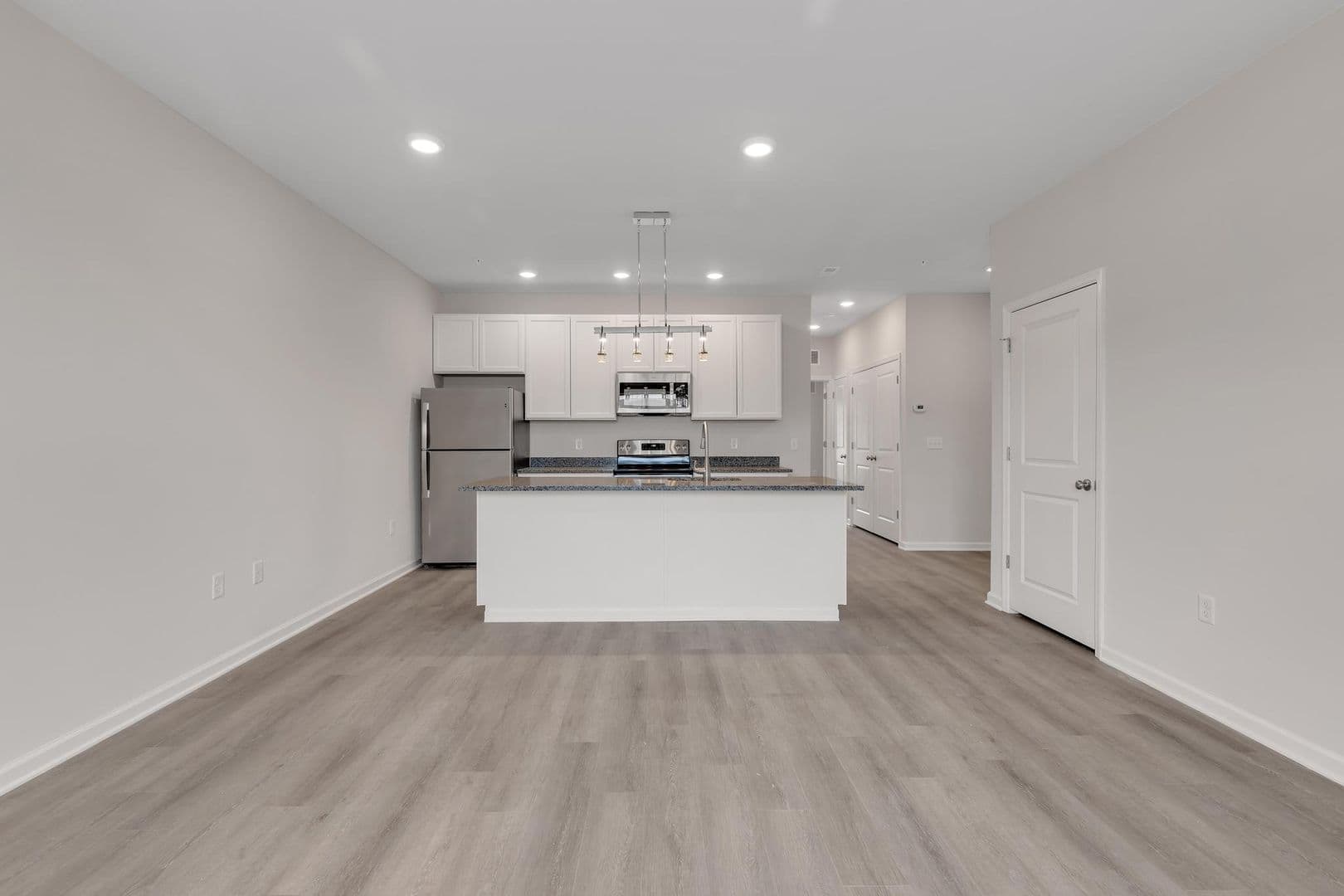 Parkesburg Apartment: 100 Wildflower Lane
