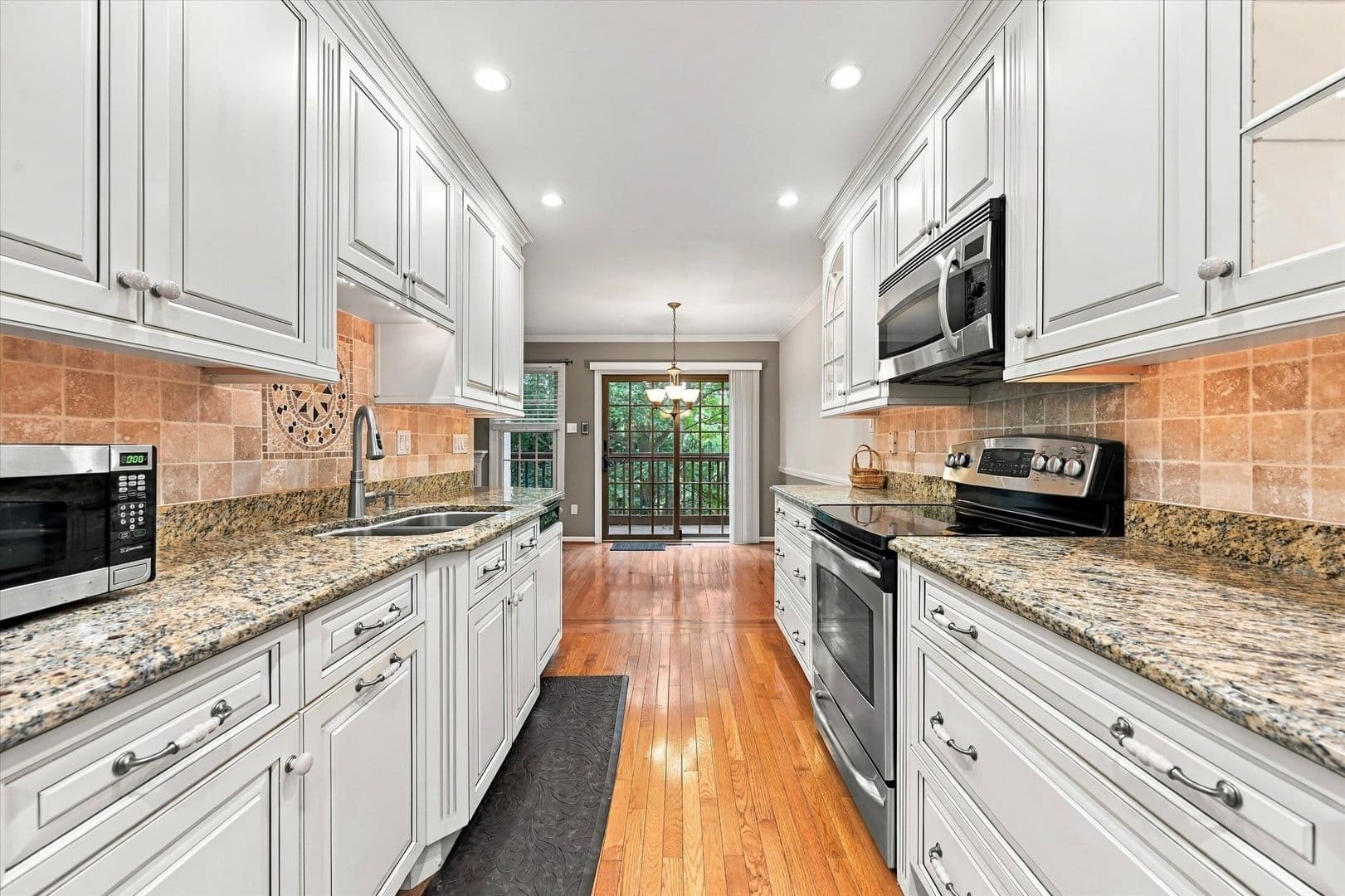 West Chester House: 194 Mansion House Dr