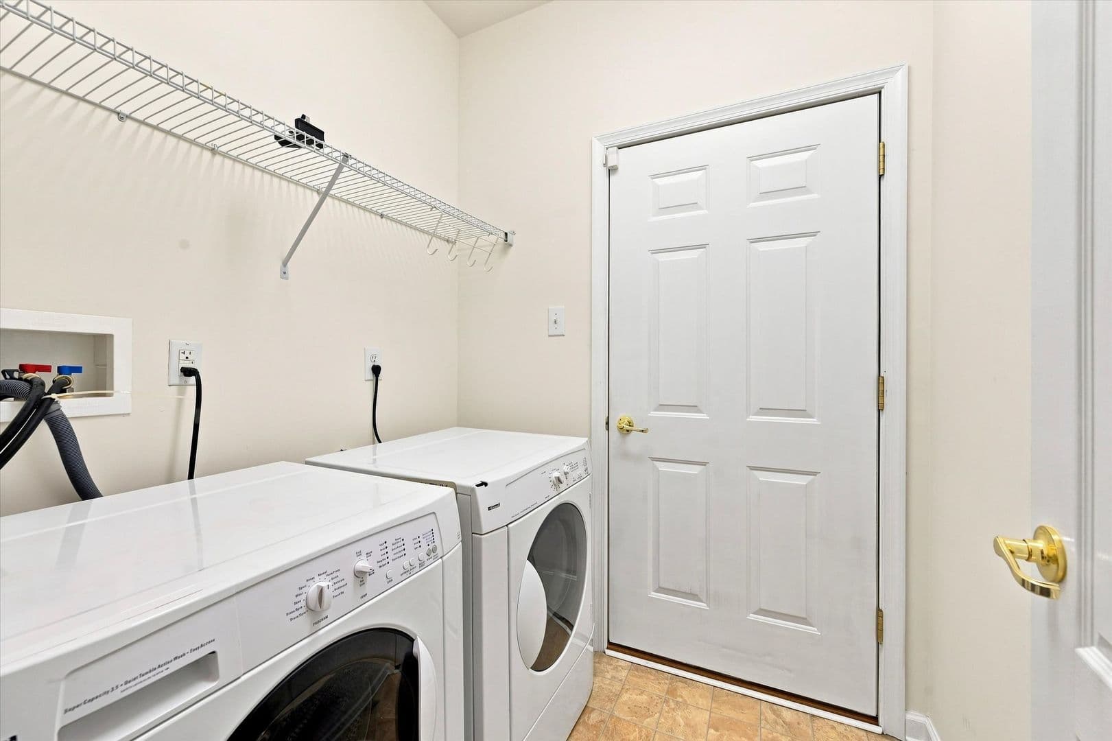 Coatesville House: 137 Stoyer Rd