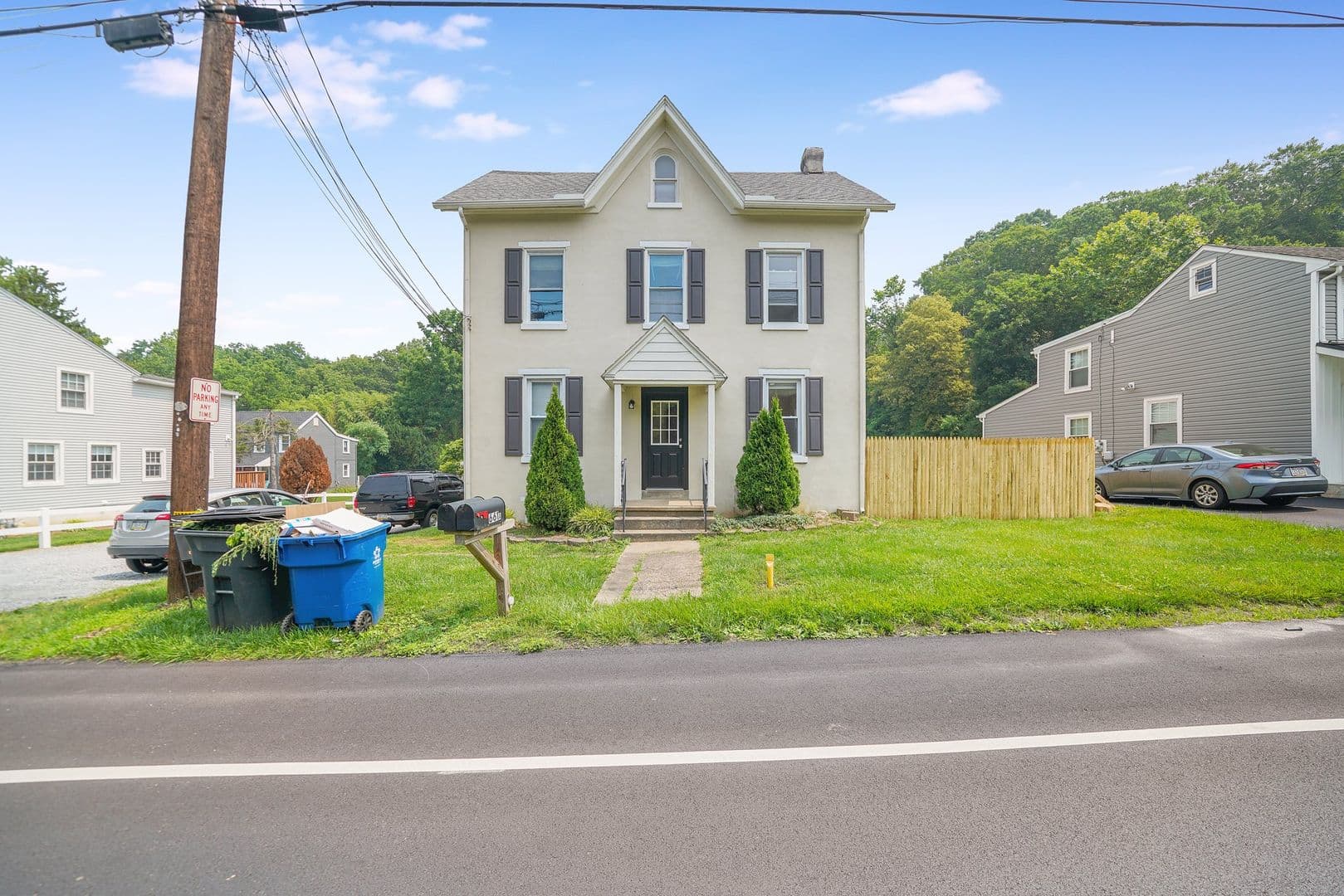 West Chester Apartment: 661 W Downingtown Pike