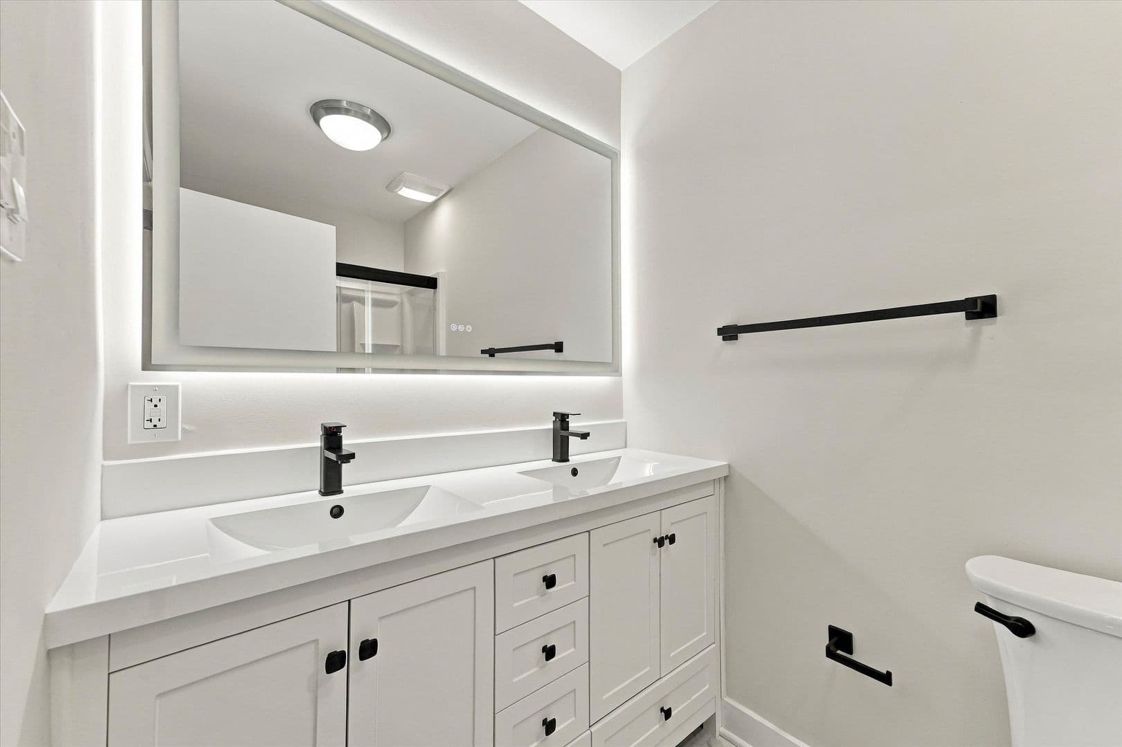 King of Prussia Townhome: 300 Winding Way