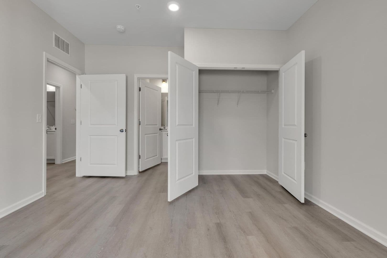 Parkesburg Apartment: 100 Wildflower Lane