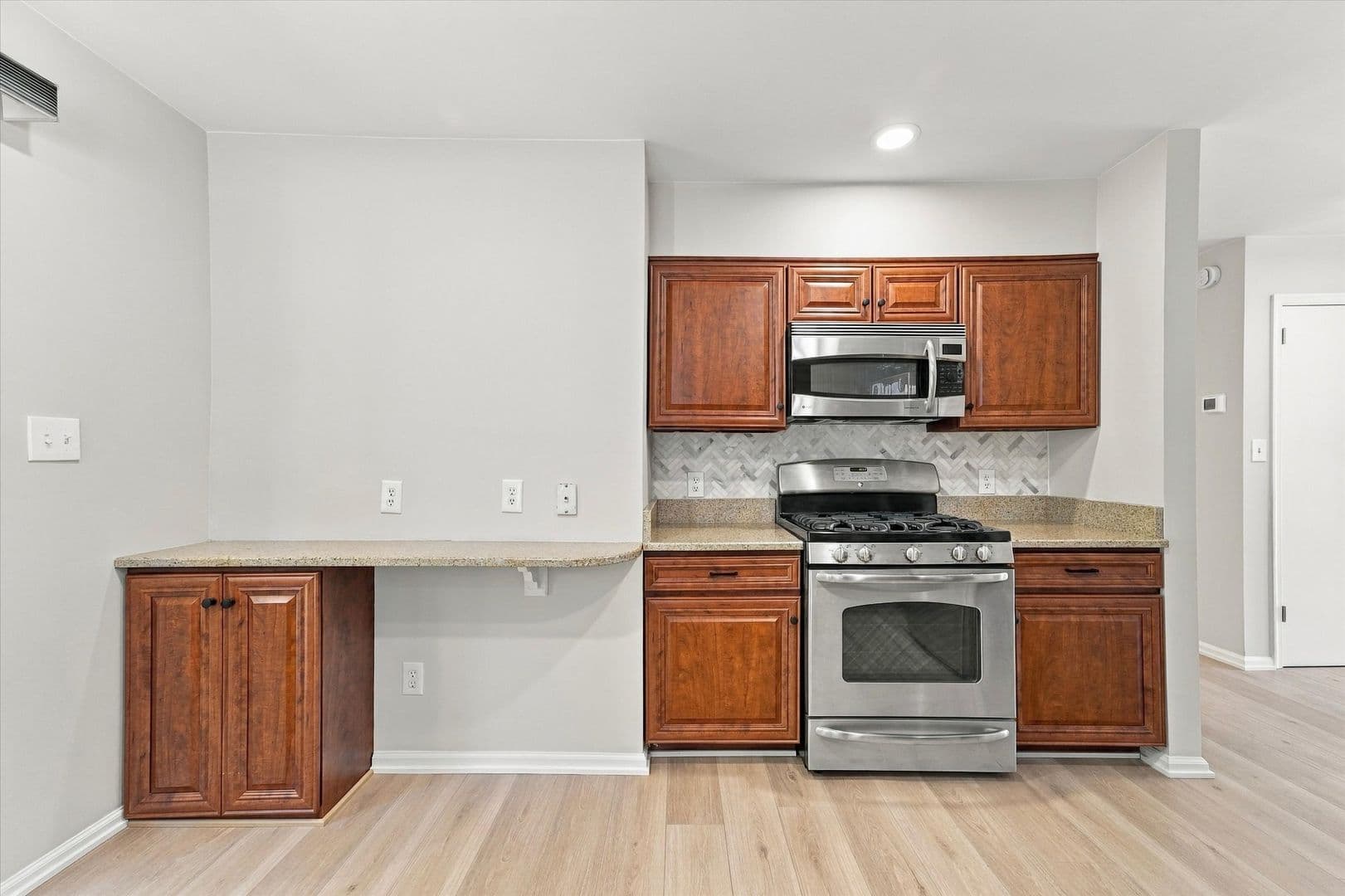 King of Prussia Townhome: 300 Winding Way