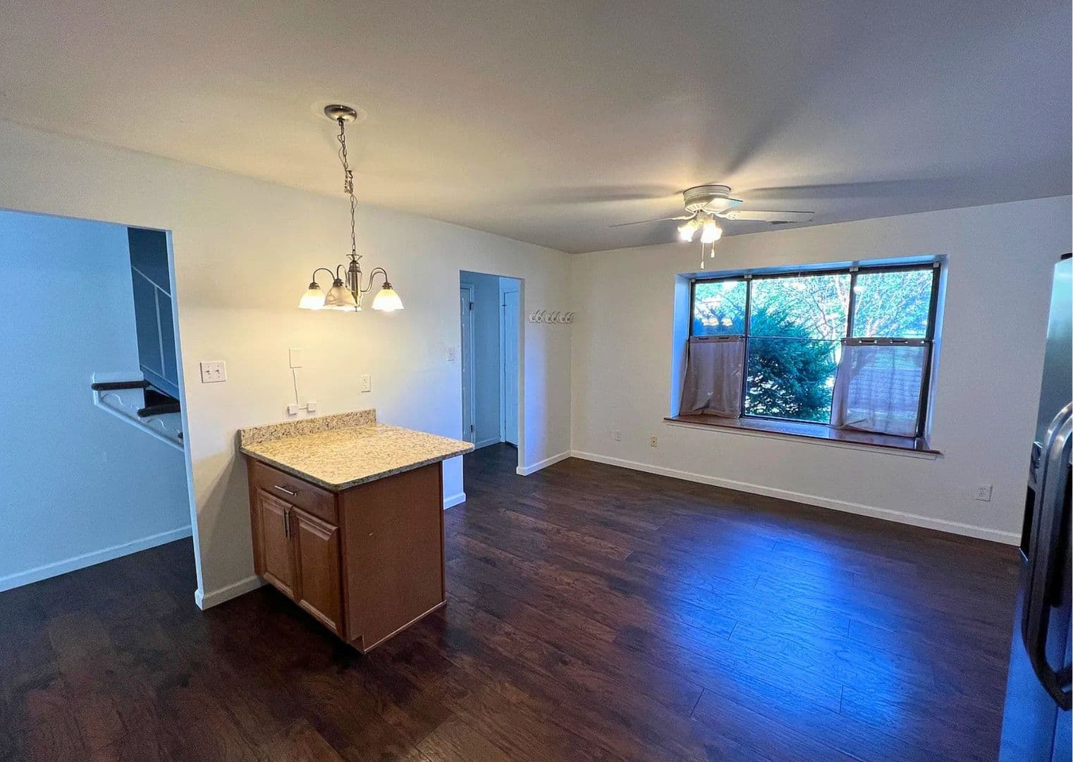 Exton Townhome: 102 Caernarvon Ct.