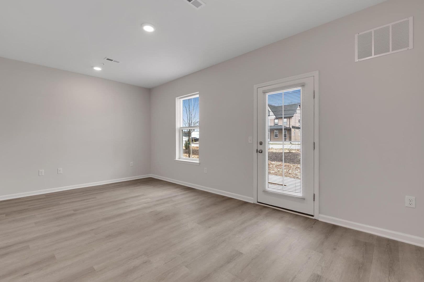 Parkesburg Apartment: 100 Wildflower Lane