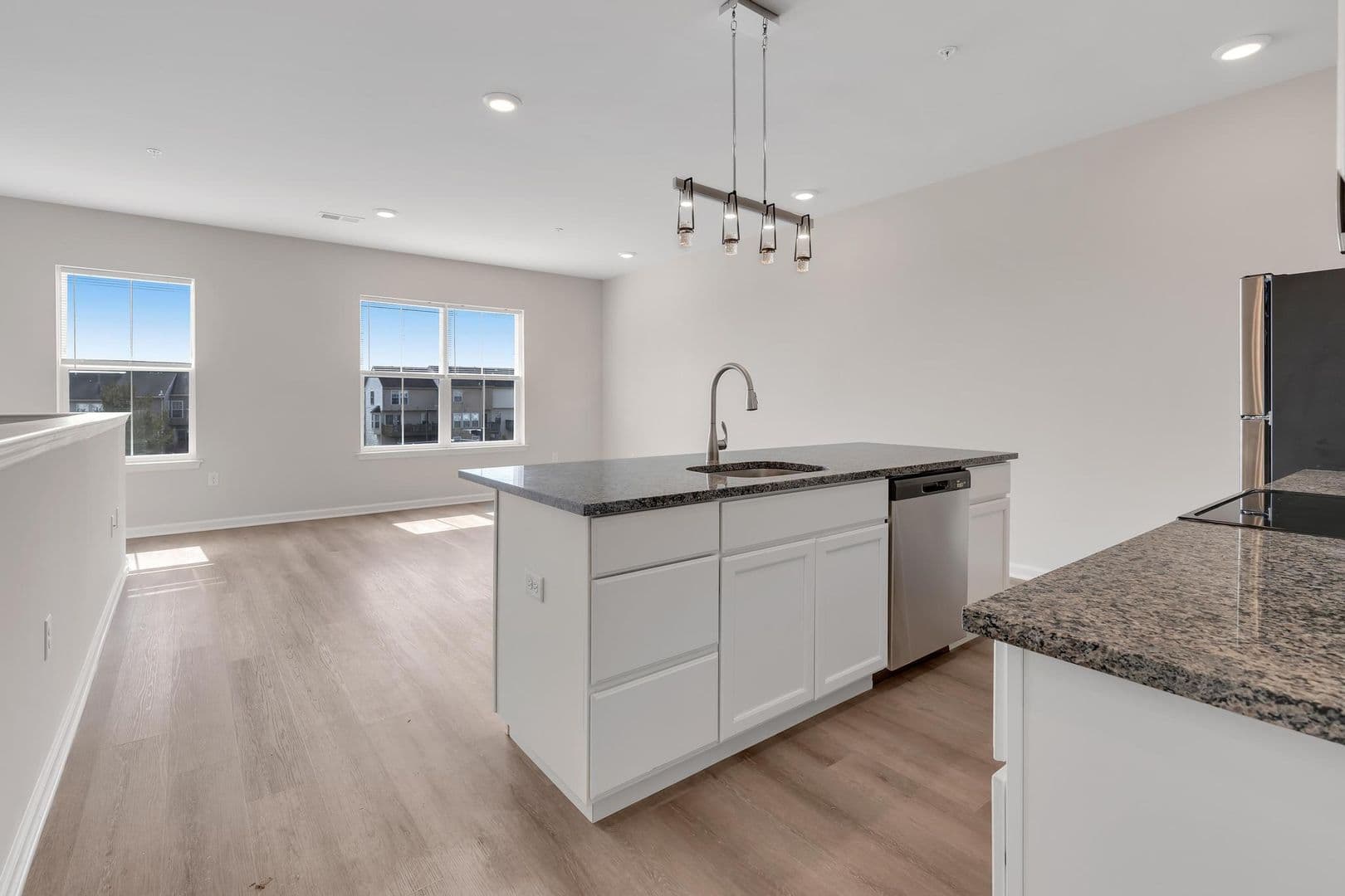 Parkesburg Apartment: 100 Wildflower Lane