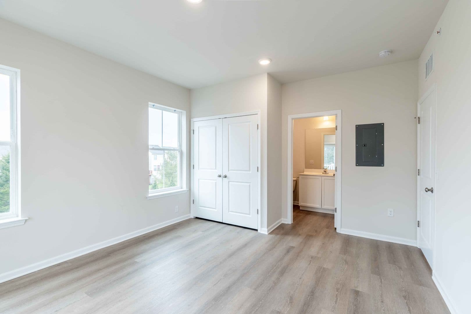 Parkesburg Apartment: 100 Wildflower Lane