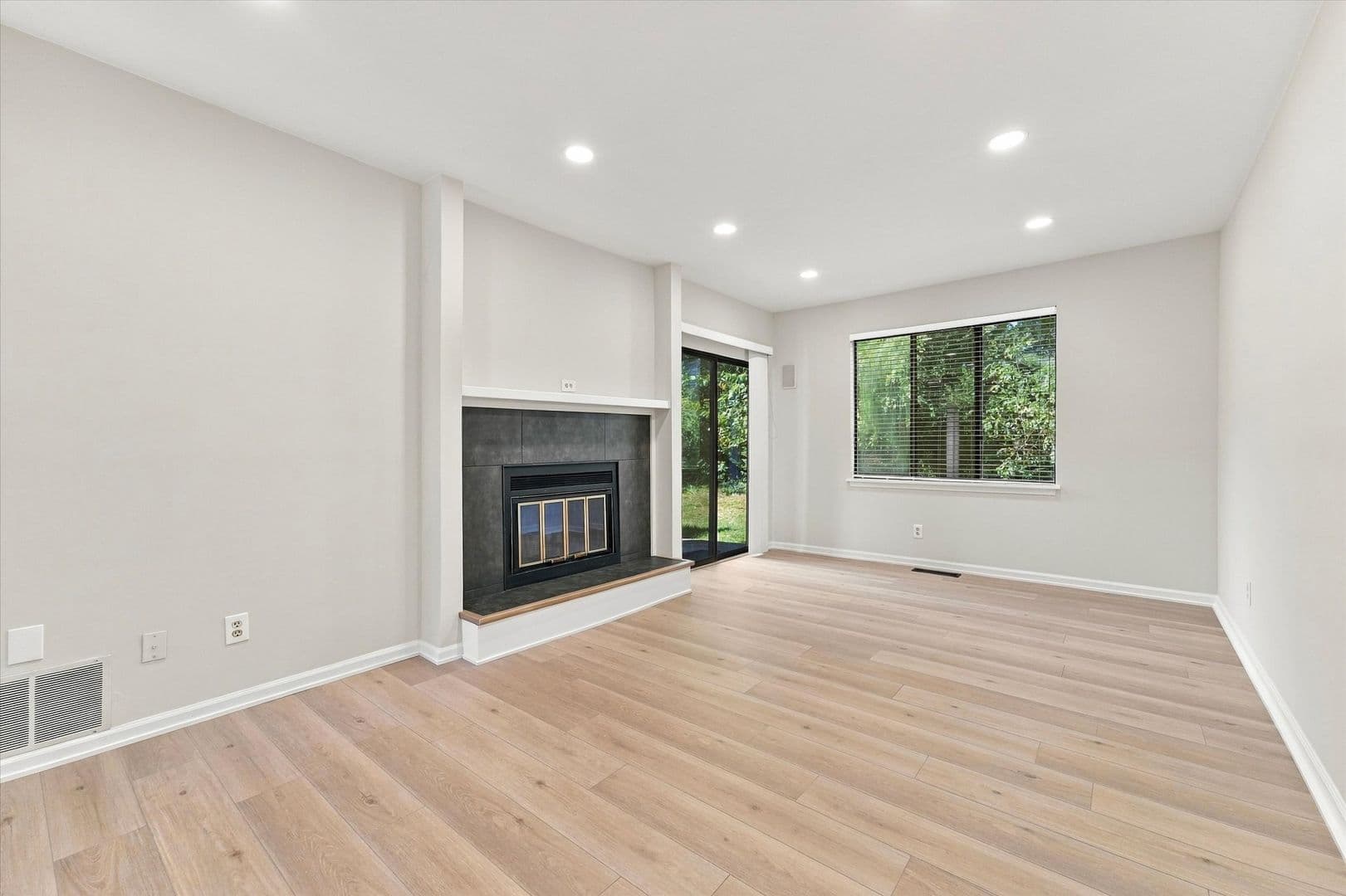 King of Prussia Townhome: 300 Winding Way