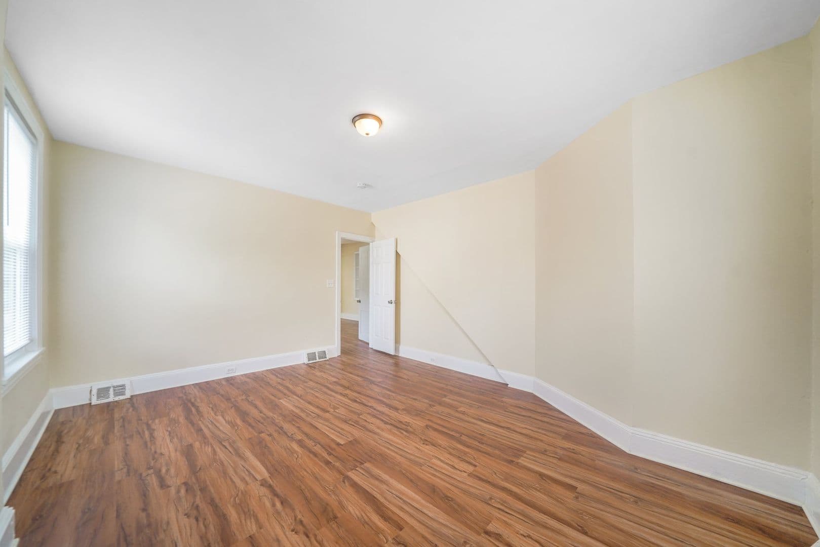 West Chester Apartment: 661 W Downingtown Pike