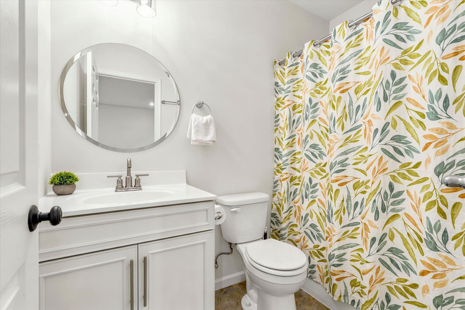 West Grove House: 103 Janine Way
