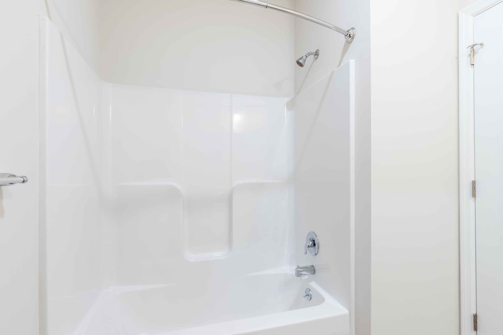 Parkesburg Apartment: 100 Wildflower Lane