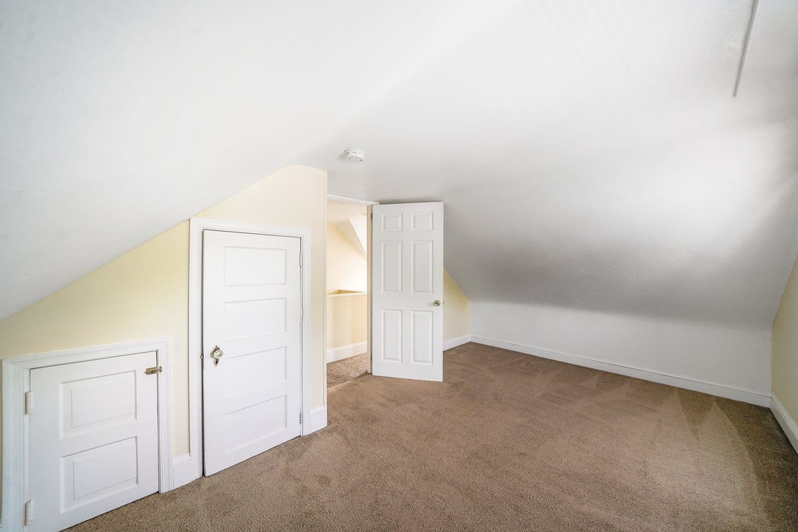 West Chester Apartment: 661 W Downingtown Pike