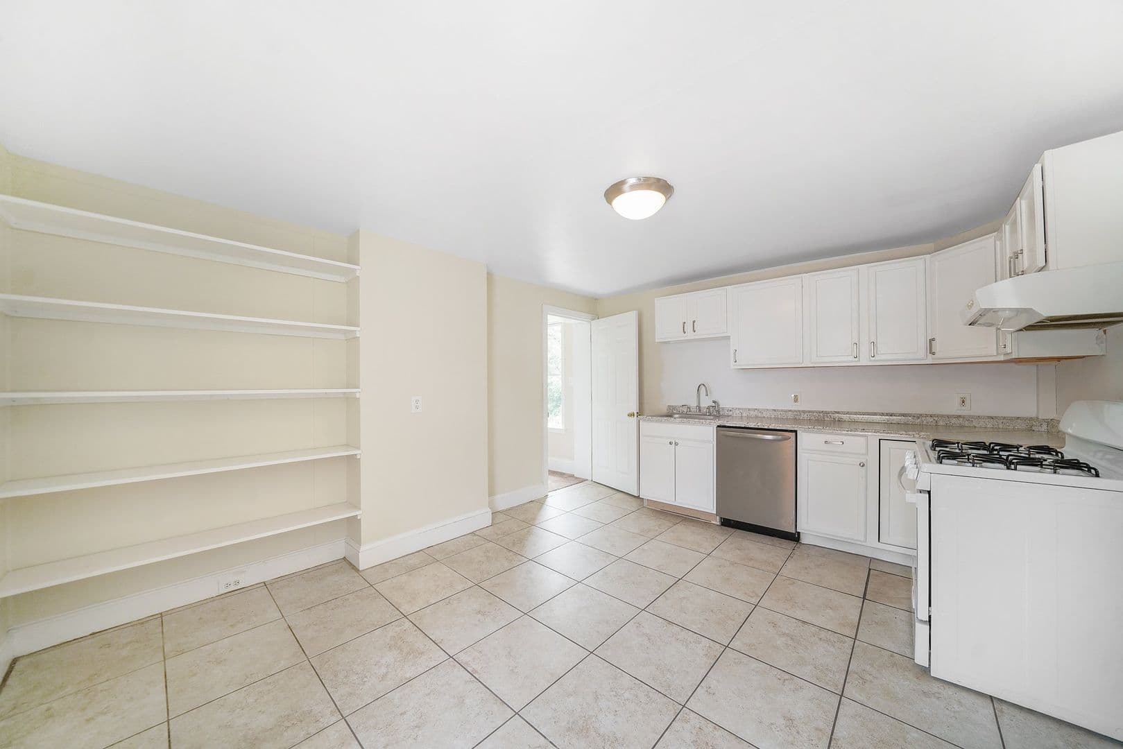 West Chester Apartment: 661 W Downingtown Pike
