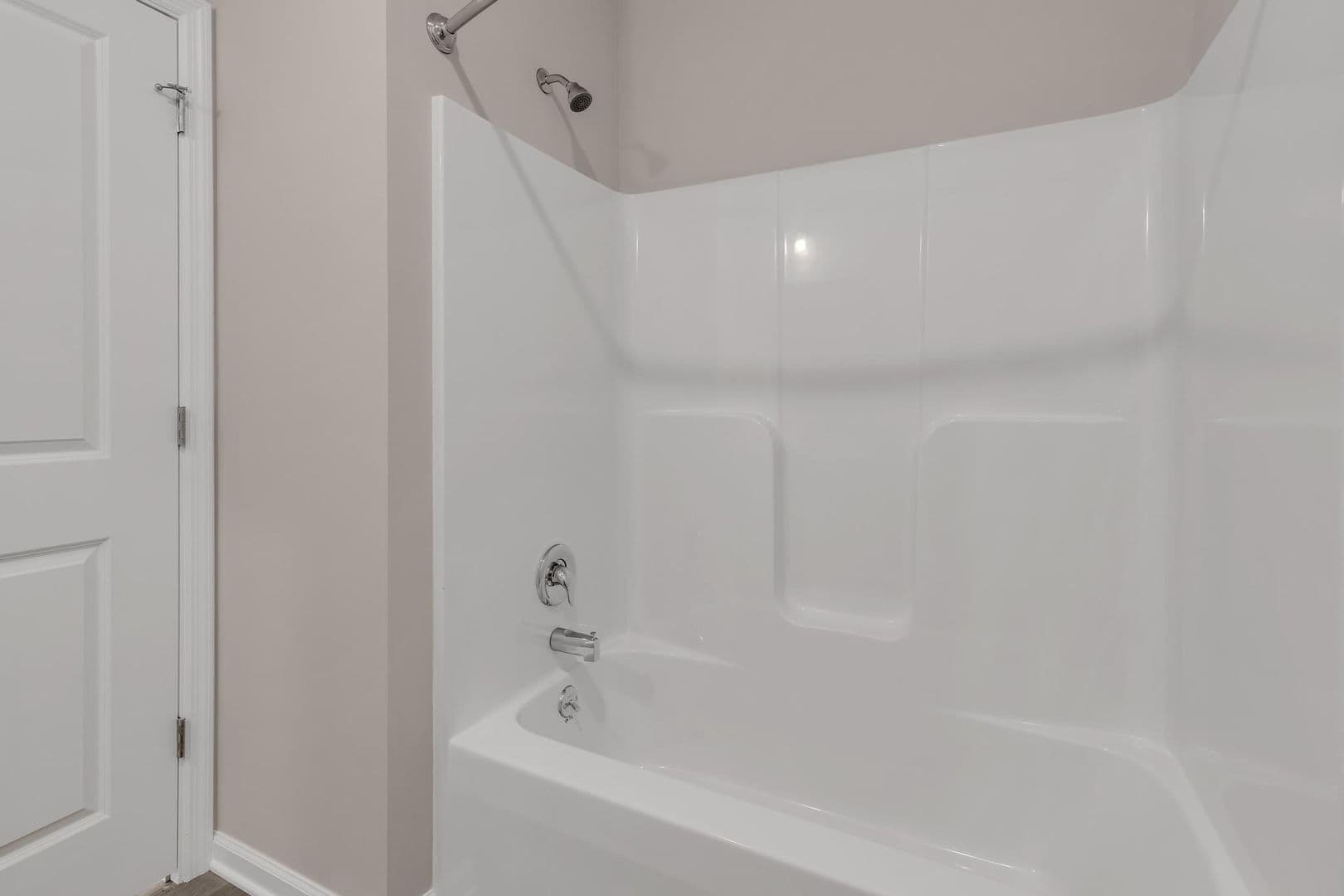 Parkesburg Apartment: 100 Wildflower Lane